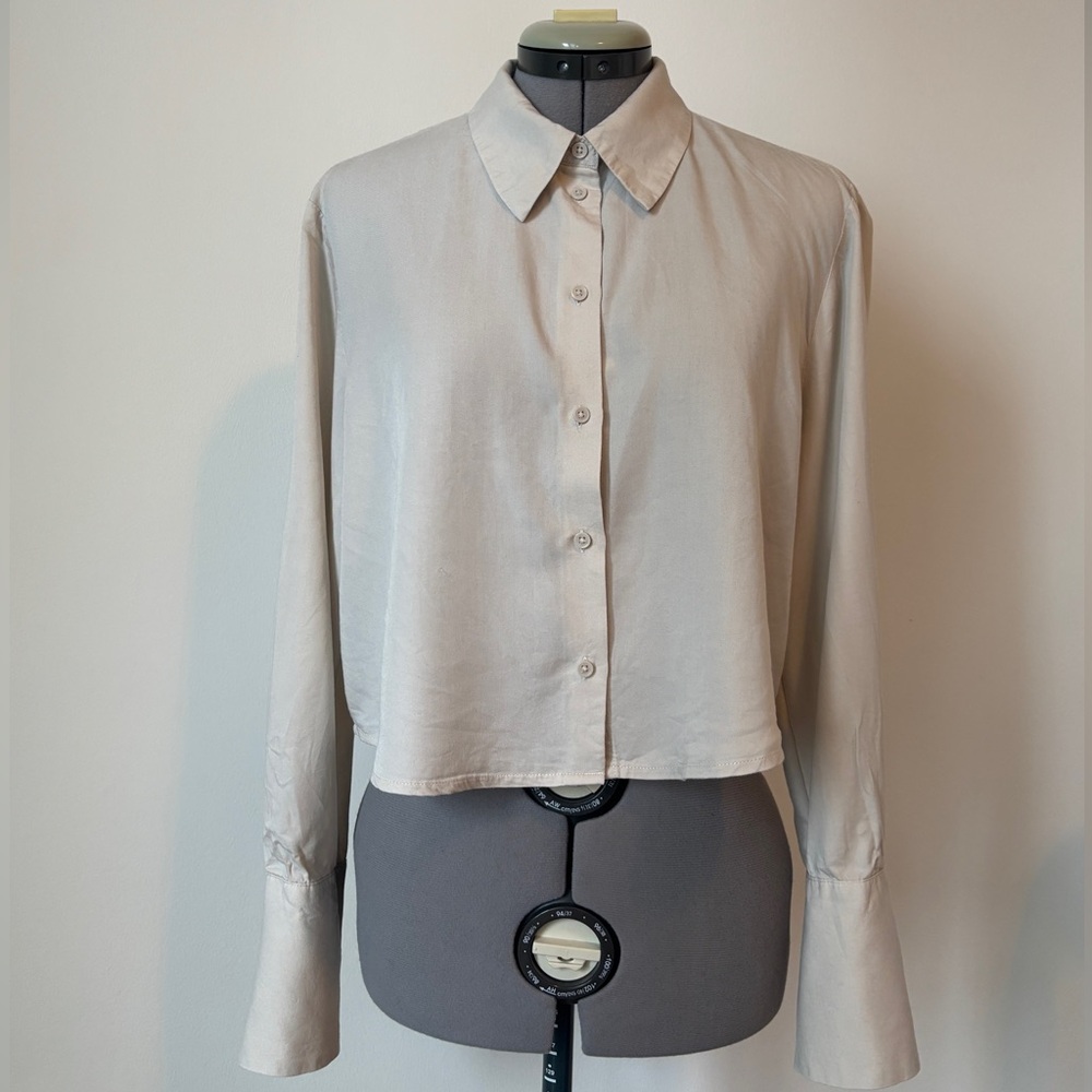 Dynamite Women's Beige Button-Up Top